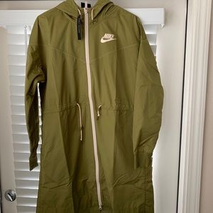 Women’s Nike Sportswear Shield Windrunner Jacket